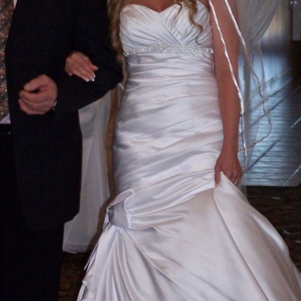 David’s Bridal Wedding Gown Size 2